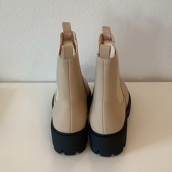 Journee Collection Elegant Tan Ankle Boots with Black Soles - Picture 3 of 5